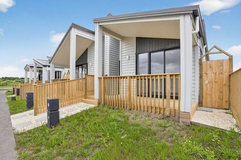 Photo of property in 10 Kaapehu Street, Karaka, 2578