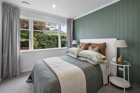 Photo of property in 390 Mangorei Road, Merrilands, New Plymouth, 4312