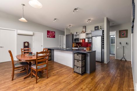 Photo of property in 84 Timaru Road, Waimate, 7924