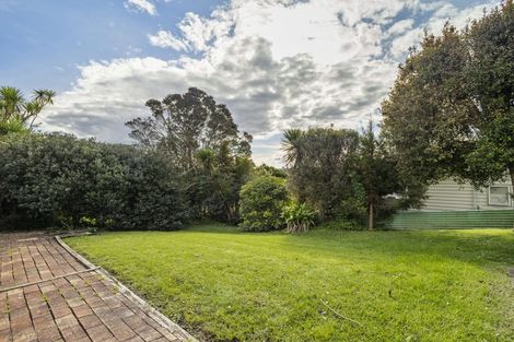 Photo of property in 2/49 Carlisle Road, Torbay, Auckland, 0630