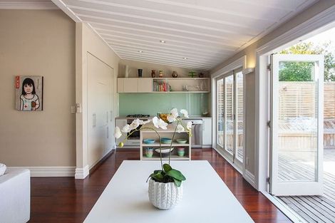 Photo of property in 220 Richmond Road, Grey Lynn, Auckland, 1021