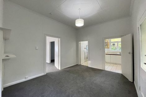 Photo of property in 38 Sugarloaf Road, Brooklyn, Wellington, 6021