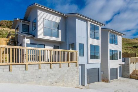 Photo of property in 9 Comber Place, Johnsonville, Wellington, 6037