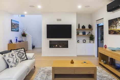 Photo of property in 21 Aikmans Road, Merivale, Christchurch, 8014