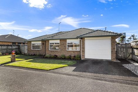 Photo of property in 20 Francis Skinner Place, Orewa, 0931
