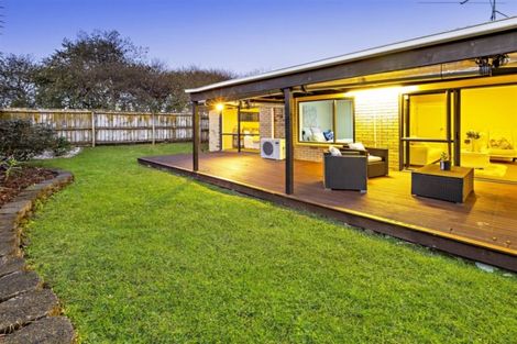 Photo of property in 20 Villino Place, Randwick Park, Auckland, 2105