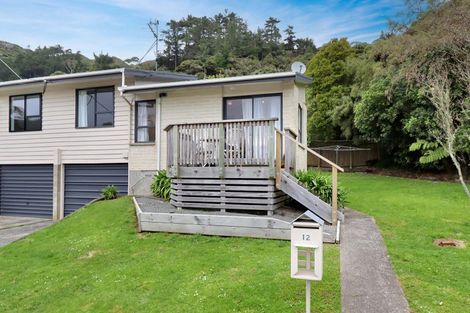 Photo of property in 12a Crawford Grove, Naenae, Lower Hutt, 5011