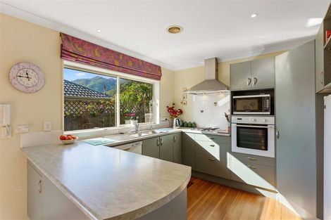 Photo of property in 29b Karu Crescent, Waikanae, 5036