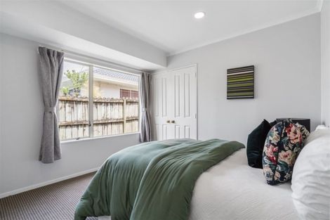 Photo of property in 9 Camerton Close, Northpark, Auckland, 2013