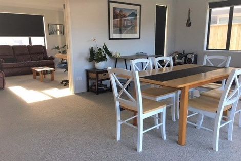 Photo of property in 10 Harding Drive, Papamoa Beach, Papamoa, 3118