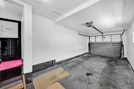 Photo of property in 290 Devon Street West, New Plymouth, 4310
