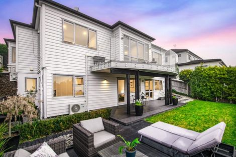 Photo of property in 8 Oak View Terrace, Schnapper Rock, Auckland, 0632