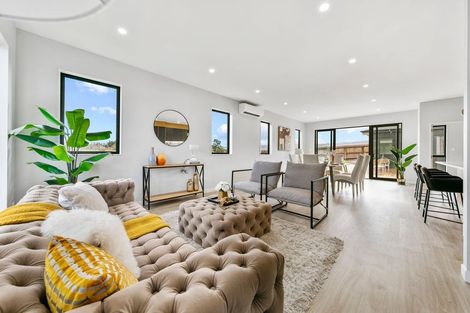 Photo of property in 63 Mcindoe Road, Kumeu, 0810