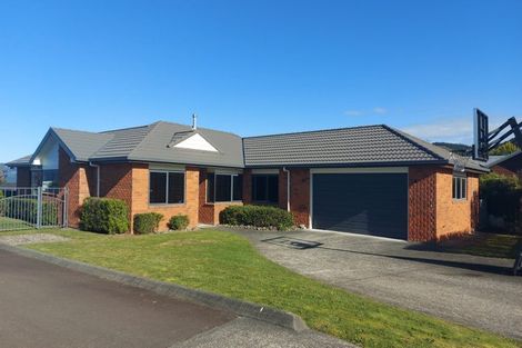 Photo of property in 26 Ronald Scott Grove, Riverstone Terraces, Upper Hutt, 5018