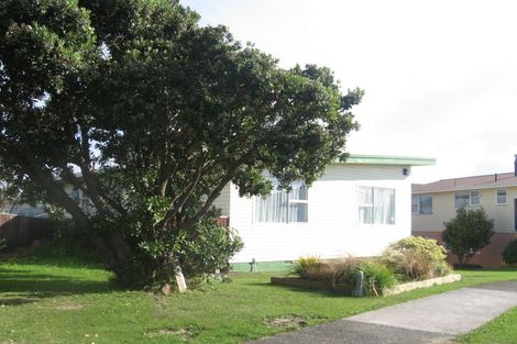 Photo of property in 5 Lancewood Grove, Ranui, Porirua, 5024