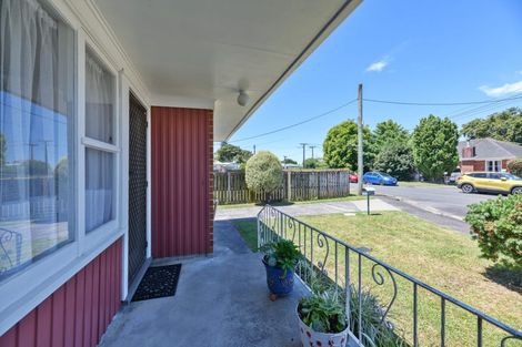 Photo of property in 15 Abel Tasman Avenue, Henderson, Auckland, 0610