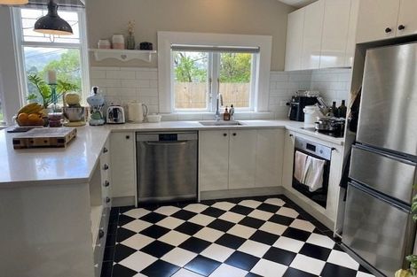 Photo of property in 2/139 Wadestown Road, Wadestown, Wellington, 6012