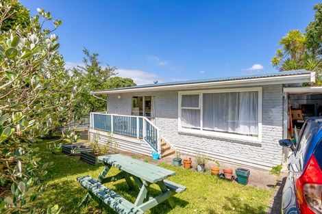 Photo of property in 91 Kauri Point Road, Laingholm, Auckland, 0604