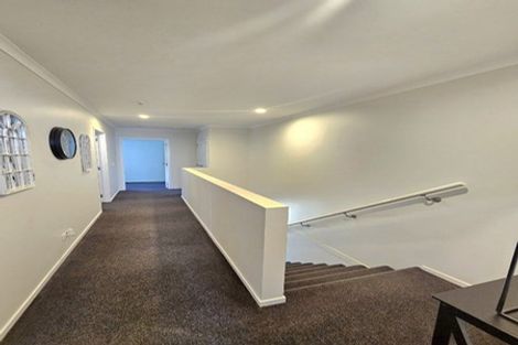 Photo of property in 25 Discovery Place, Marfell, New Plymouth, 4310