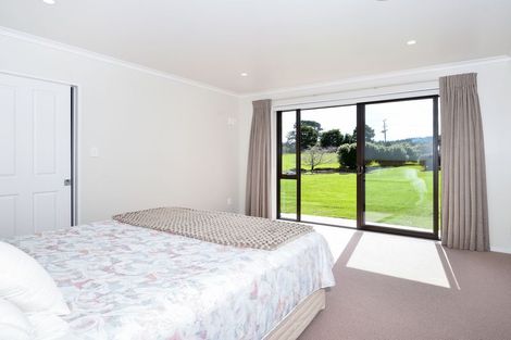 Photo of property in 198 Oraha Road, Kumeu, 0892