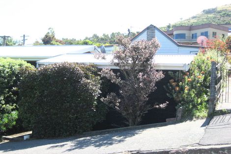Photo of property in 37 Cornwall Road, Lyttelton, 8082