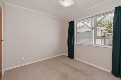 Photo of property in 53 Wikiriwhi Crescent, Awapuni, Palmerston North, 4412
