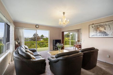 Photo of property in 21 Parr Terrace, Castor Bay, Auckland, 0620