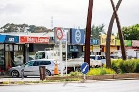 Photo of property in 8 Barrique Road, Kumeu, 0810