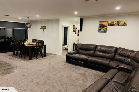 Photo of property in 82 Puhirake Crescent, Pyes Pa, Tauranga, 3112