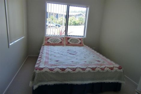 Photo of property in 15 Heta Road, Highlands Park, New Plymouth, 4312
