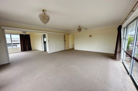 Photo of property in 37 Knightsbridge Drive, Forrest Hill, Auckland, 0620