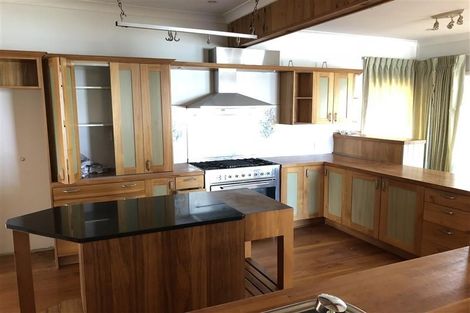 Photo of property in 77 Sylvan Avenue, Northcote, Auckland, 0627