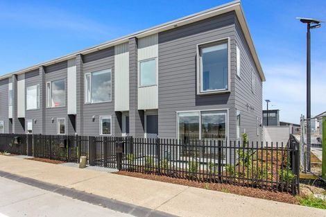 Photo of property in 6 Park Green Avenue, Rosehill, Papakura, 2113