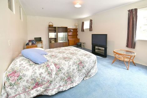 Photo of property in 14 Tawhana Crescent, Red Beach, 0932