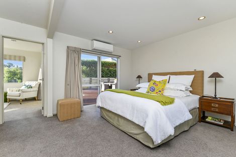 Photo of property in 6 Mulu Place, Fairview Heights, Auckland, 0632