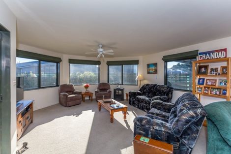 Photo of property in 50 Kent Avenue, Waitarere Beach, Levin, 5510