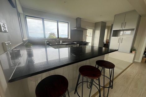 Photo of property in 17 Bradbury Road, Botany Downs, Auckland, 2010