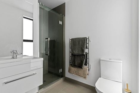 Photo of property in 25/82 East Coast Road, Milford, Auckland, 0620