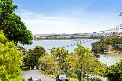 Photo of property in 122 Island Bay Road, Beach Haven, Auckland, 0626