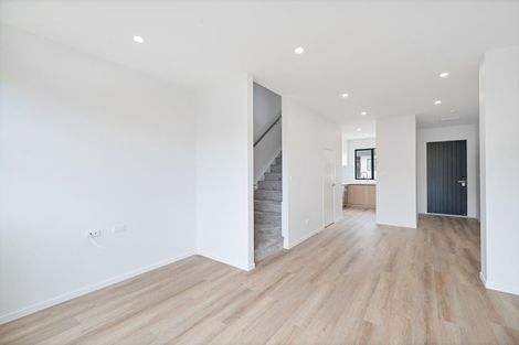 Photo of property in 8 Kautawa Lane, Massey, Auckland, 0614