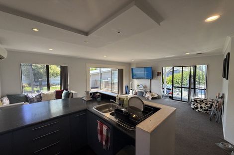 Photo of property in 456a West Coast Road, Glen Eden, Auckland, 0602