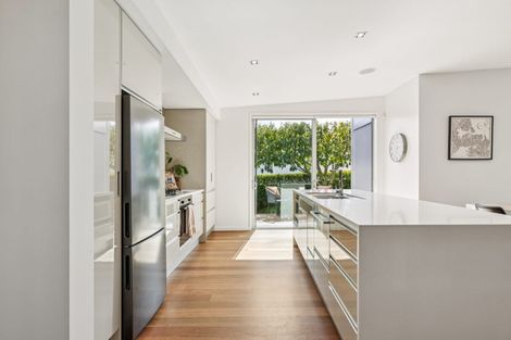 Photo of property in 6 Woolshed Lane, Pukekohe, 2120