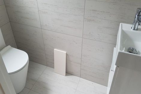 Photo of property in 56 Goldfinch Rise, Unsworth Heights, Auckland, 0632