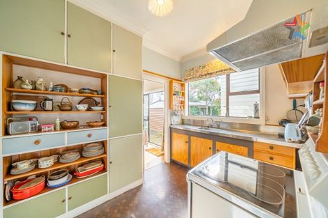 Photo of property in 15 Waikare Avenue, Waiwhetu, Lower Hutt, 5010