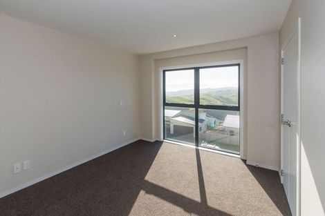 Photo of property in 9 Comber Place, Johnsonville, Wellington, 6037