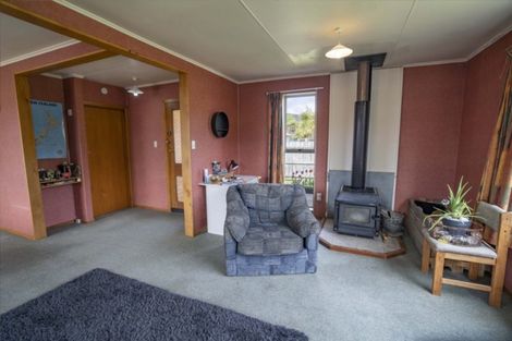 Photo of property in 42 Westmere Place, Manapouri, 9679