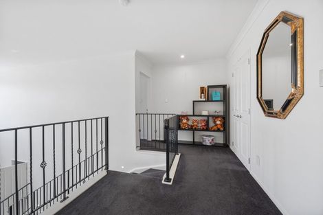 Photo of property in 8b Lupetti Rise, West Harbour, Auckland, 0618