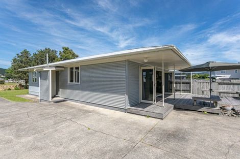 Photo of property in 102 Riverview Road, Whangamata, 3620