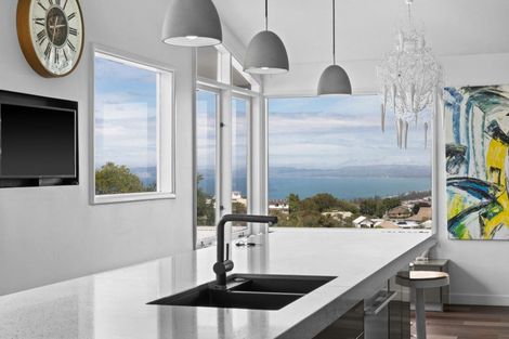 Photo of property in 2a Cobden Road, Bluff Hill, Napier, 4110