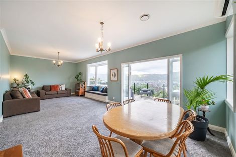 Photo of property in 6 Onehuka Road, Tirohanga, Lower Hutt, 5010